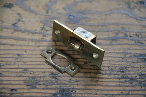 NO.7138 古い真鍮鋳物の車付ゴンベ 59mm 検索用語→A50gアンティークビンテージ古道具真鍮金物鍵扉ドア