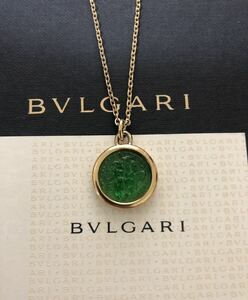 ブルガリBVLGARI ロゴチャーム　グリーン系とゴールド系　ネックレスチェーンプレゼント