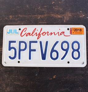 【クリックポスト 送料無料】* カリフォルニア ナンバープレート 2018年 ライセンスプレート カープレート CALIFORNIA 「5PFV698」 100