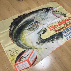 HEDDON へドン U＿A107 150×90 釣り ルアー バス 旗 フラッグ アメリカン雑貨 ブリキ看板 スイッシャ― トップウォーター レトロ バナー