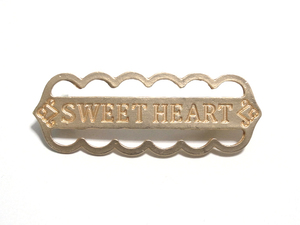 ☆送料無料☆　髪留め　ヘアクリップ　SWEET HEART　三連　ゴールド　ha-0009