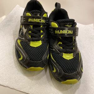 瞬足 キッズサイズ19センチ運動靴スニーカー中古 1684