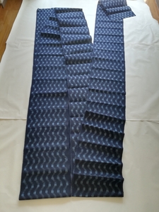 未使用　絣（kasuri）綿（Cotton）藍染（indigo　dye）井桁柄　反物　1050cm34cm　約一反分　a11