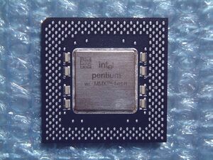 Pentium(第三世代)最速 …… MMX Pentium 233MHz（intel）／ 型番：FV80503233