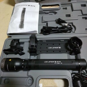 送料込み！レッドレンザー LEDLENSER M17R 高級ライト！