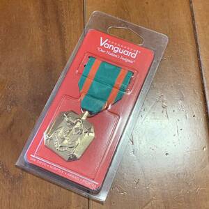 沖縄 米軍実物 VANGUARD FS MDL ANODIZED NAVY ACHIEVENTメダル リボン 勲章 記念 (管理番号TU51)