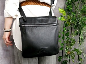 超美品●Salvatore Ferragamo フェラガモ●メンズ●エンボスロゴ●カーフ レザー 本革●ショルダー バッグ●黒●SV金具●斜め掛け●Js46304