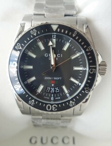新品未使用　グッチ　gucci　ダイブ　ブラック　メンズ　腕時計　YA136301　黒