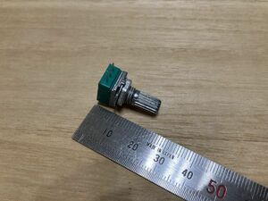 ボリューム　3ピン　B100KΩ　シャフト15mm 基盤取付　補修　修理　　送料120円　DIY