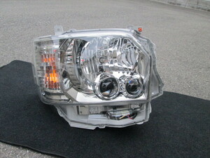 ２００系ハイエース　Ｓ－ＧＬ　ダークプライム2　純正　LEDヘッドライト　右　運転席　コンピューター付き　美品