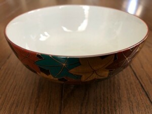 陶器　茶碗　おちゃわん　紅葉　もみじ　黒　金　朱　緑　おいもの？　高5.5cm　直径11.9cm　156g　お1人様　美品　金運　送料無料