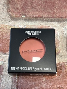 ☆新品未使用☆　MAC　シアトーンブラッシュ　チーク　ピーチ色　定価4400円