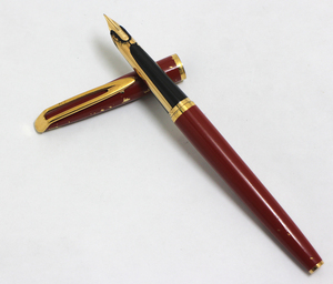 【WATERMAN】ウォーターマン　万年筆　レッド×ゴールド　ペン先 18K