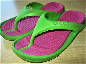 ★中古品 汚れ有り 廃盤品 crocs クロックス Athens アテネ ビーチサンダル 12/13(18.5cm) 実寸約19cmぐらい 緑×ピンク KIDS キッズ子供★