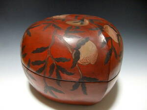 中国美術 唐物 古漆器 木胎紅漆線彫 仙桃紋 桃型盖盒
