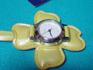 珍品　デザイン　ANIECE　HECHTER　四つ葉のクローバー型　提げ時計　イエロー
