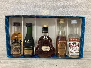 aコンパクト Hennessy REMY MARTIN ミニボトル ウィスキー ブランデー コニャック ウォッカ 未開栓 保管品 箱汚れ有り