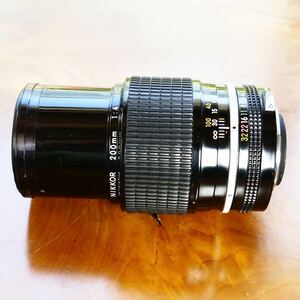 Nikon NIKKOR 200mm、1:4非Ai組込みフードなし！ジャンク！