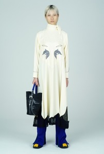 新品未使用 TOGA PULLA　RAYON EMBROIDERY RACE DRESS　トーガプルラ　 ワンピース　ドレ