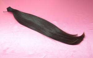 髪束　人毛　髪の毛　（日本人女性　15歳　46ｃｍ 　103g）