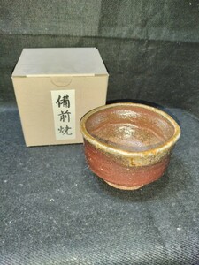 備前５　 酒器(高さ４cm 口径６cm 高台径４cm) 紙箱付　送料は(全国)￥４００です