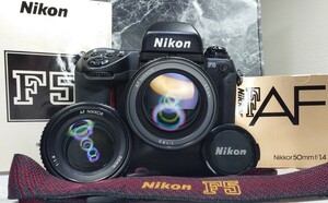 【終活コレクション整理】 Nikon F5 美品＋AF NIKKOR 85mm f1.8D＋AF 50mm f1.4 元箱付 各動作良好 レンズ光学良好 露出計OK ニコン一眼