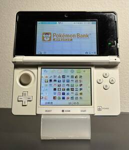 ニンテンドー 3DS ホワイト - ポケモンバンク・ポケムーバー　+　VC 13作品　+　その他29作品 　ダウンロード済