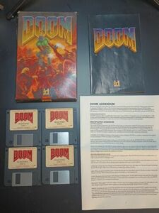 Doom 1993 PC Game 3.5" Floppy Discs V. 1.666 Reg. (4 Discs Set) SUPER RARE! 海外 即決