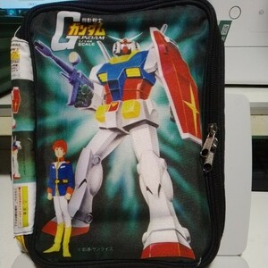 送料無料　RX-78-2 ガンダム 新旧ガンプラパッケージアート両A面ポーチ 「機動戦士ガンダム」 smart 2021年11月号付録　新品