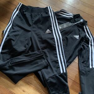 新品 定価7689円 140㎝ adidas アディダス　キッズ　ジャージ　上下セット　セットアップ トレーニングウェア