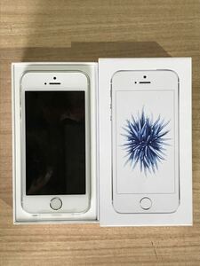 372 H【中古】Apple iPhoneSE第一世代 シルバー 32GB au版 MP832J/A