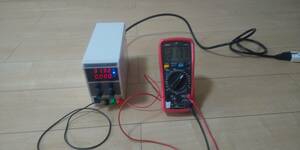 2 中古 送料無料小型直流安定化電源 0-30V 0-5A 可変デジタル表示 スイッチング電源 AC/DC コンバーター 電圧/電流出力調整可能
