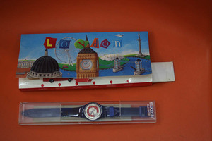 Swatch 2000年発売モデル "Greetings From London" GN190 箱入り未使用品 スオッチ ロンドン 