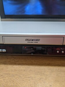 IY0560 Panasonic NV-HV60-S VHSビデオデッキ/ビデオデッキ/パナソニック/2003年製 本体のみ 動作品 現状品