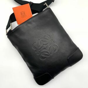 極美品 入手困難● LOEWE ロエベ ショルダーバッグ サコッシュ エンボス アナグラム ロゴ 斜め掛け レザー ブラック 金具 男女兼用 黒