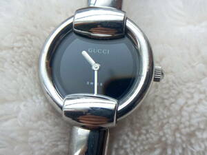 稼働品　GUCCI　グッチ　1400L　レディースバングルウォッチ　腕時計　ブラック