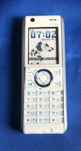 NTT docomo FOMA D702i SHINY WHITE モックアップ　モノリス　デザインケータイ