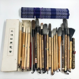 C937 書道筆 大量まとめ 書道具 書道筆 和筆 書道家 太筆 筆巻き 筆置き など含む まとめ売り 