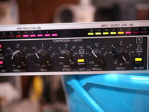 BEHRINGER MDX2100 composer 動作チェック済み