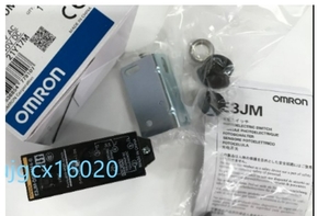新品 OMRONオムロン 光電センサー E3JM-R4M4T-G 保証6ヶ月