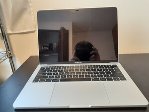 ⑨ジャンク品 MacBookPro-13inch(A1708)　通電しない、ACアダプタ及びSSDなし