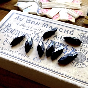 19世紀末 ダイヤカット 5点 16mm×6mm フランス ブラック 黒 ファセット フレンチジェット ガラスボタン 釦 装飾 アンティーク