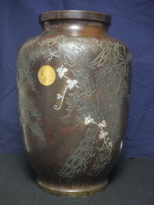 銅製 大花瓶 12kg 高46cm 金銀象嵌 月明りに映る松樹、蔦の図 豪快な片切彫 花器 
