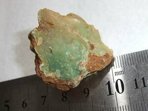 クリソプレーズchrysoprase東アフリカtanzaniaタンザニアhaneti産の結晶原石 82.1ct 天然石☆ 10 色々まとめてたくさん大量同梱可能 765-10