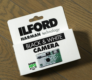 イルフォード HARMAN ISO400 27枚撮 ★ 白黒 使い捨てカメラ モノクロフィルム HP-5plus が入ったレアなタイプ 現像期限切れ