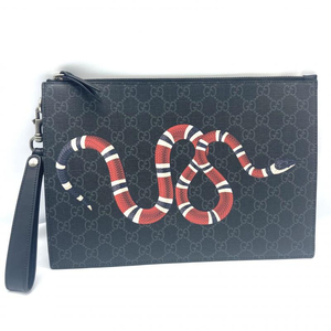 【中古】GUCCI GGスプリーム クラッチバッグ キングスネーク 473904　グッチ　ブラック　セカンドバッグ[240019431511]