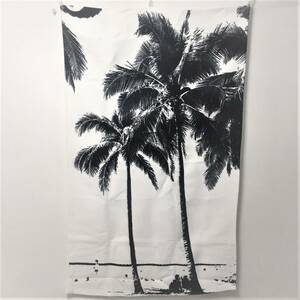 送料無料 ラグマット カーペット リビングマット 約89cm × 約145cm Black and White Palm Tree with Hawaii Summer Sea Beach