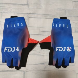 支給品　エアログローブ　FDJ　手袋　GOBIK サイクルジャージ　ロードバイク　自転車　XS　RIVAL GLOVE PRO TEAM AERO-RIVAL UNISEX FDJ