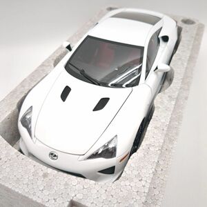 AUTOart 78831 LEXUS LFA Signature シリーズ ホワイテストホワイト 1/18 ミニカー レクサス オートアート ◆3109/宮竹店