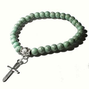 十字架　クロスモチーフ　天然石　薄緑色　グリーン　ビーズ　ブレスレット　数珠　 アクセサリー　バングル　リストバンド